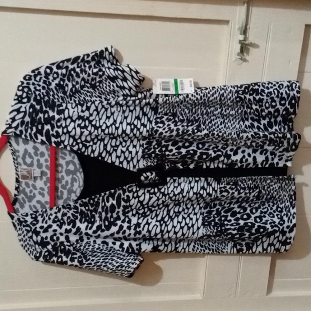 💥💥Black & White💥💥Animal Block Print Top